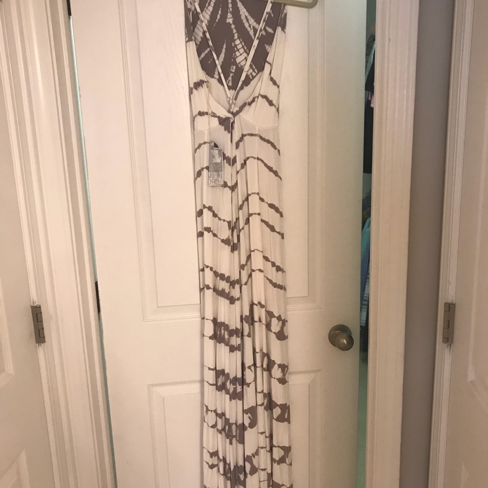 Young fabulous broke criss cross back maxi dress